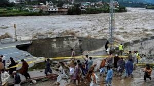 أكثر من 1500 قتيل و 12000 مصاب جراء الأمطار الموسمية والفيضانات في باكستان