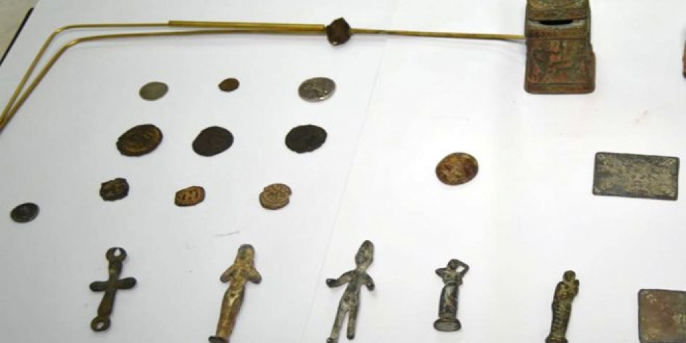 القبض على مجموعة من الاشخاص تتاجر بالقطع الأثرية في طرطوس