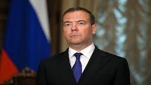 ميدفيديف: روسيا ستستخدم الأسلحة النووية إذا تعرضت هي أو حلفاؤها لهجوم بهذه الأسلحة