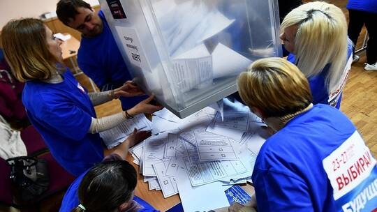 الإعلان عن النتائج الأولية لاستفتاءات الانضمام إلى روسيا في دونباس والمناطق المحررة