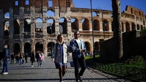 الصحة الإيطالية تلغي إلزامية وضع الكمامات في وسائل النقل العام