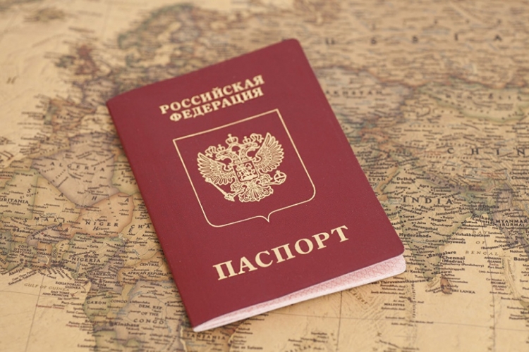 سلطات خيرسون تعلن منح جوازات سفر روسية لجميع سكان المنطقة في السنوات الثلاث المقبلة