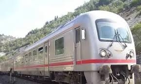 بسبب قلة المواصلات... الخطوط الحديدية تسيّر رحلات بالقطارات لنقل الركاب بين اللاذقية وطرطوس  