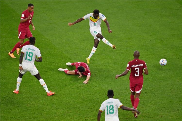 قطر تودع كأس العالم بعد الخسارة أمام السنغال بنتيجة 3/1