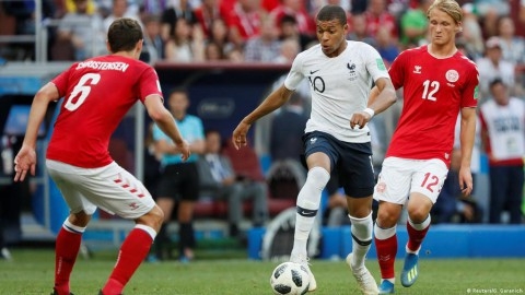 فرنسا تهزم الدنمارك بعد مباراة حامية وتتأهل لدور ال 16
