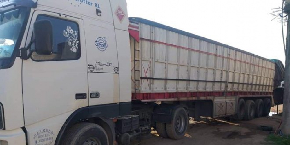 التجارة الداخلية في حمص تضبط سائق شاحنة وشخص آخر قاما بسرقة حمولة قمح