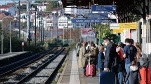 إضرابات تتسبب بإلغاء 60% من رحلات القطارات في فرنسا