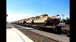 خروج قطار يحمل دبابات ومدرعات أمريكية عن القضبان في اليونان