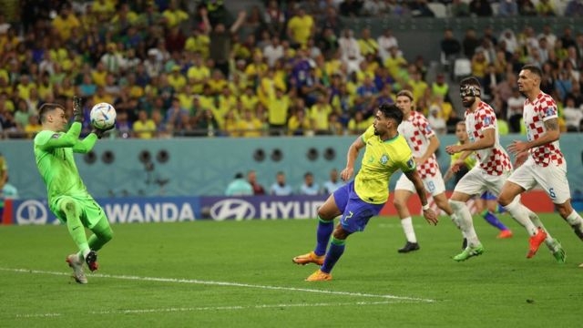 البرازيل تودع المونديال بعد خسارتها أمام كرواتيا بركلات الترجيح
