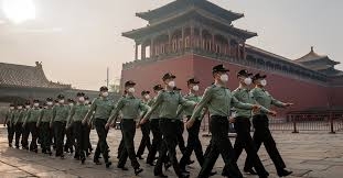 بكين: لا يجب أن يستهين أحد بالعزيمة الصلبة لقوات الدفاع الصينية   