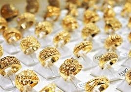 ارتفاع سعر غرام الذهب عيار 21 إلى 299000 ليرة