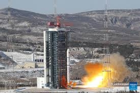 بواسطة صاروخ لونغ مارش.. الصين تطلق 14 قمرا اصطناعيا جديدا 