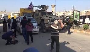 أهالي قرية حامو بريف القامشلي يطردون رتلاً لقوات الاحتلال الأمريكي