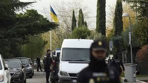الشرطة الإسبانية توقف مشتبه به في إرسال رسائل مفخخة إلى سفارة أوكرانيا 