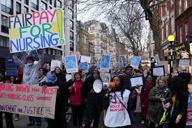 مئات آلاف الموظفين والمدرسين والأساتذة يشاركون في إضراب واسع في بريطانيا