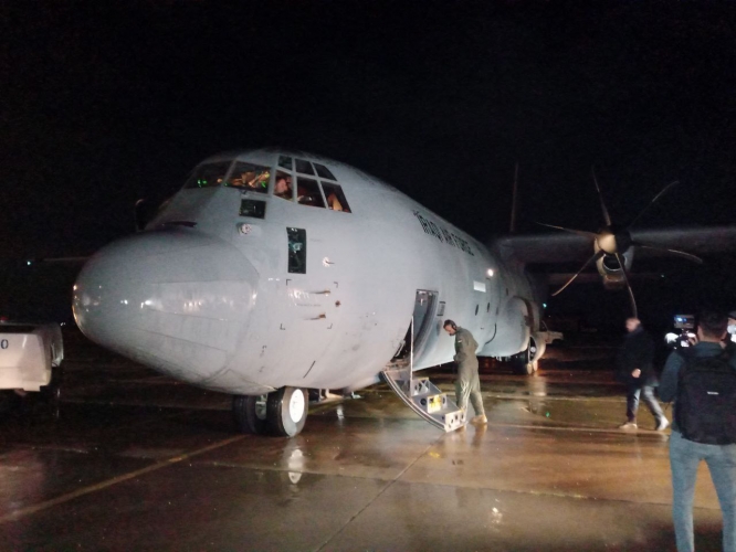 وصول طائرة عراقية إلى مطار دمشق الدولي محملة بمساعدات إنسانية لمتضرري الزلزال