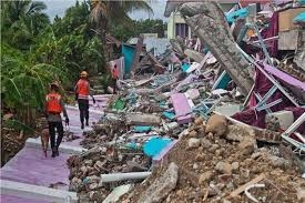 زلزال يضرب إندونيسيا 