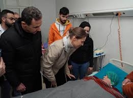 الرئيس بشار الأسد والسيدة أسماء يطمئنان على مصابي الزلزال ويطلعان على عمليات إزالة الأنقاض في اللاذقية