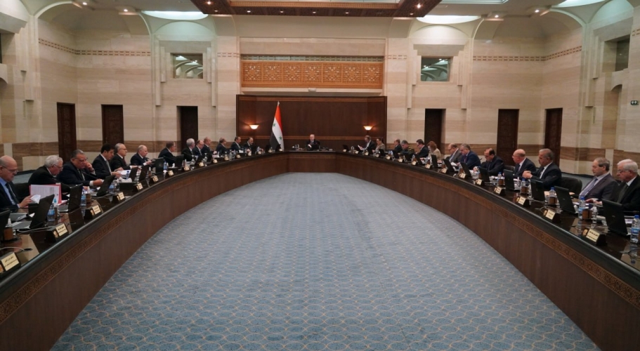 مجلس الوزراء: زيادة حصة القطاع الزراعي من المحروقات.. ومناقشة إجراءات توفير المواد الغذائية والأساسية خلال شهر رمضان