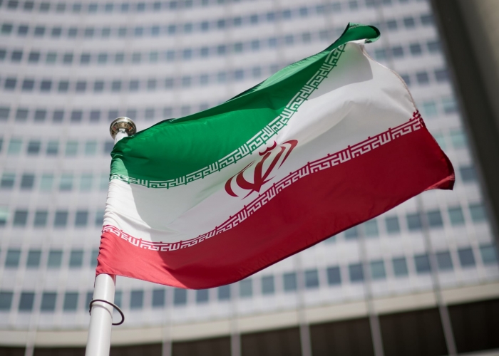 طهران: الحكومة الامريكية تجعلنا نتردد في أي اتفاق معها