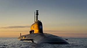 قائد البحرية الروسية يعلن أن الغواصات النووية ستقوم بإطلاق صواريخ باليستية اختبارية