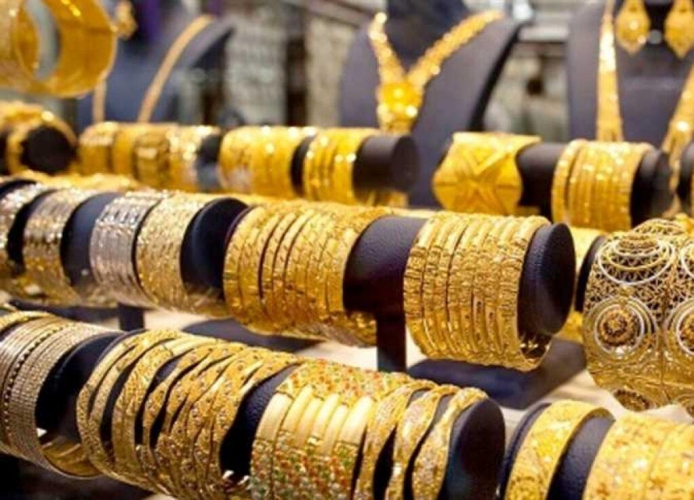 سعر الذهب يتخطى ال٤٠٠ ألف في السوق المحلية