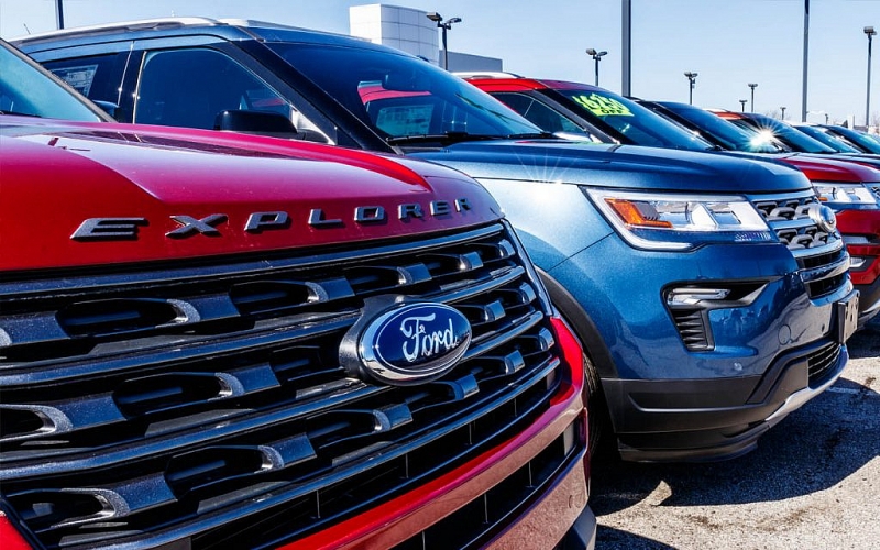 فورد الأمريكية تستدعي أكثر من مليون سيارة جراء عيوب تقنية