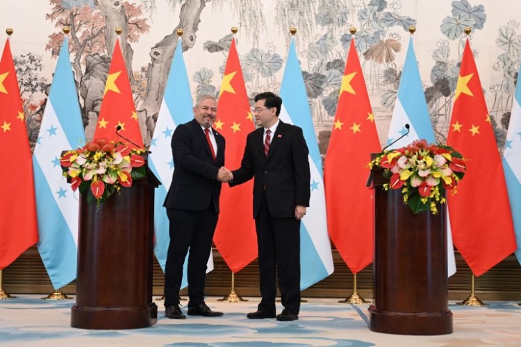 الصين تعلن إقامة علاقات دبلوماسية مع هندوراس