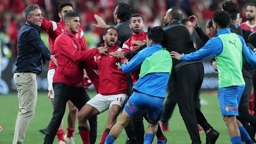 اشتباكات بين لاعبي الأهلي المصري والهلال السوداني والأخير يقدم شكوى رسمية