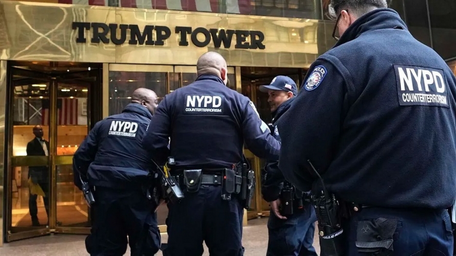 الشرطة الأمريكية تطوق برج ترامب في  نيويورك