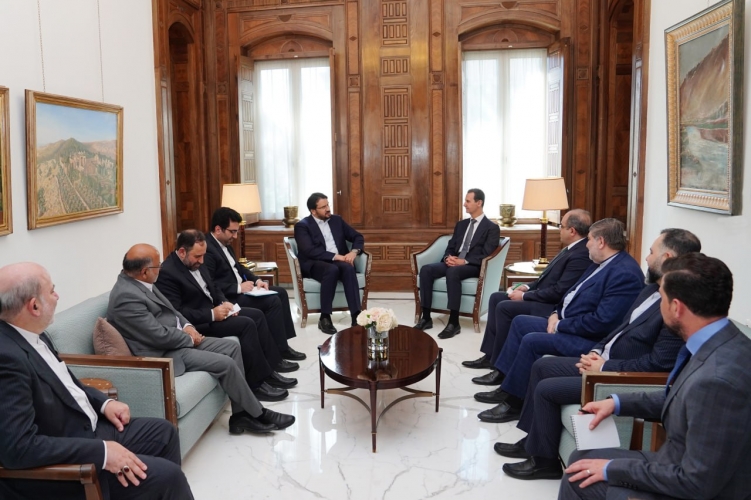 الرئيس الأسد يناقش مع وزير الطرق وبناء المدن الإيراني الٱفاق الجديدة للتعاون الاقتصادي بين البلدين