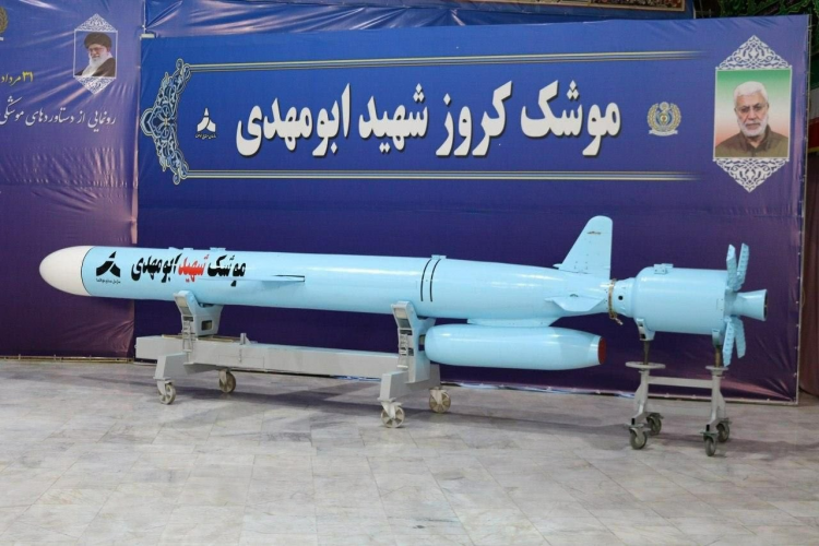 إيران تزود سفنها الحربية بصواريخ كروز 