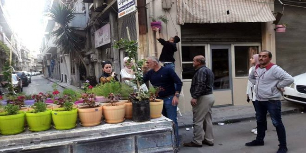 مبادرة أهلية لتحسين وتجميل أحد شوارع مدينة حمص القديمة