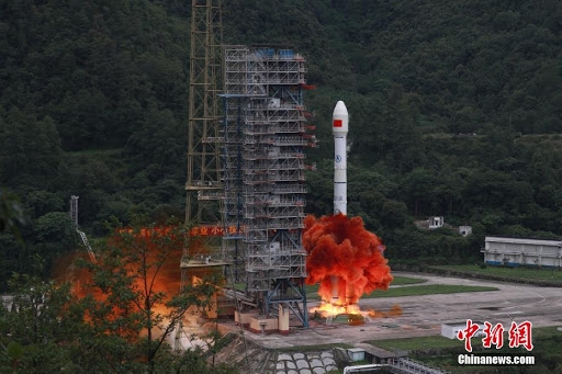 الصين تطلق أول قمر احتياطي لمنظومة الملاحة وتحديد المواقع Beidou