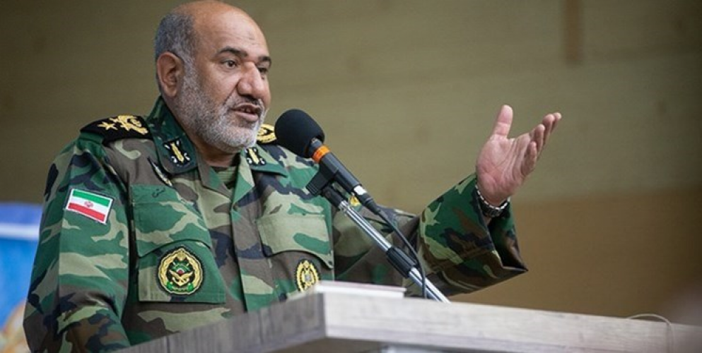 نائب قائد سلاح البر الإيراني يعلن عن تجهيز ناقلات الجند بصواريخ نقطوية