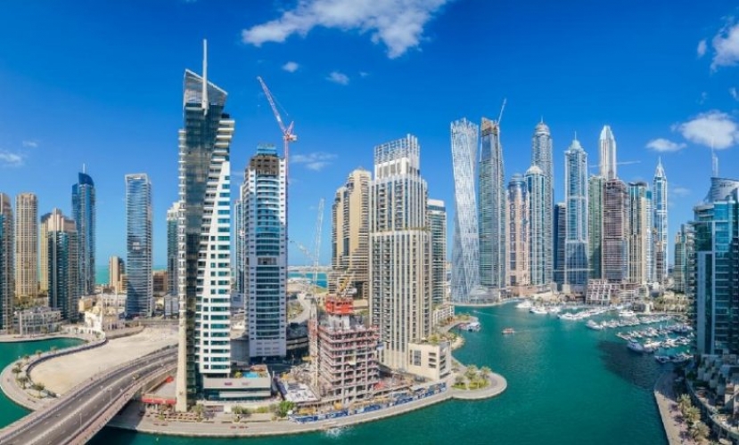 برج جديد في دبي يتيح لسكانه الوصول بسياراتهم الفارهة إلى شققهم 