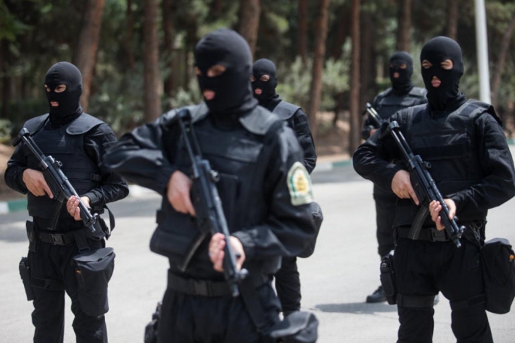 السلطات الأمنية الإيرانية تقبض على أعضاء خلية إرهابية مرتبطة بالكيان الصهيوني