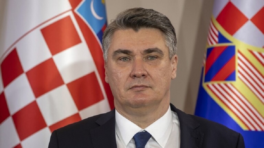 رئيس كرواتيا يشبّه الشعار القومي (المجد لأوكرانيا) بالتحية النازية