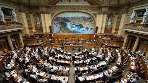 البرلمان السويسري يصوت ضد مشروع قانون يتيح نقل أسلحة إلى أوكرانيا