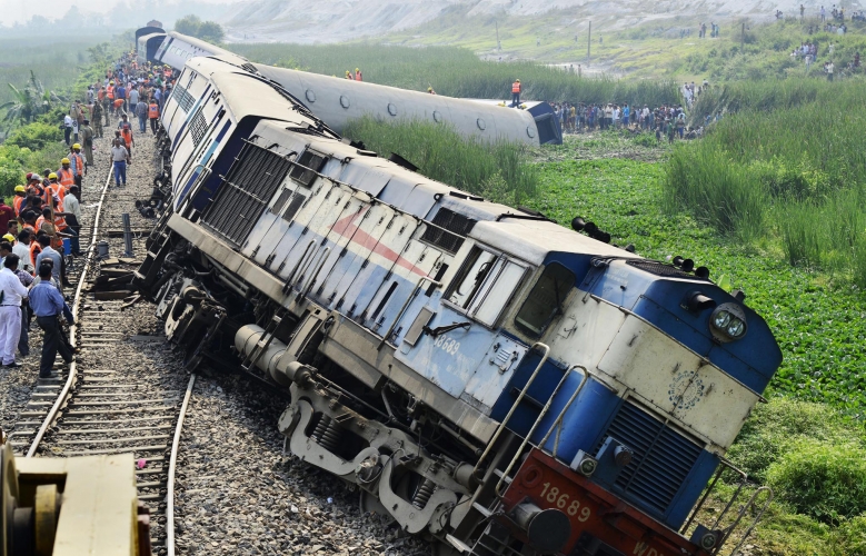 مقتل أكثر من 260 شخصا وإصابة 1000 آخرين جراء تصادم ثلاثة قطارات شرقي الهند
