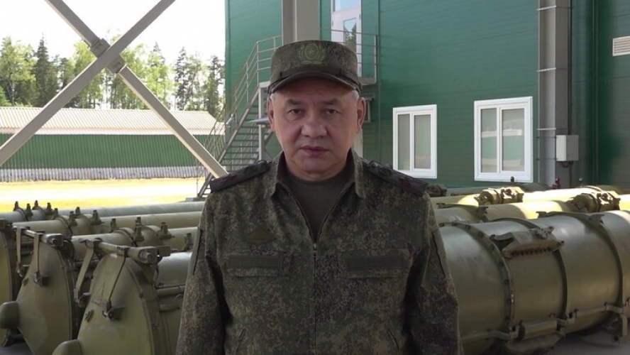 وزير الدفاع الروسي: تدمير 30 دبابة و 350 مسلحا أوكرانياً خلال ساعتين على محور زابوروجيه
