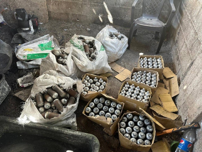 جيش الاحتلال الإسرائيلي يعثر على مختبر متفجرات وعبوات ناسفة وأجزاء من أنفاق تحت مسجد في مخيم جنين