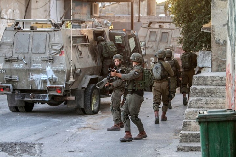 قوات الاحتلال الإسرائيلي تقتحم عدة مناطق في نابلس بالضفة الغربية