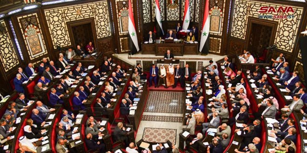 مجلس الشعب يعقد دورته الاستثنائية الخامسة للدور التشريعي الثالث المخصصة لدراسة ومناقشة الواقع الاقتصادي والمعيشي وسعر صرف الليرة السورية