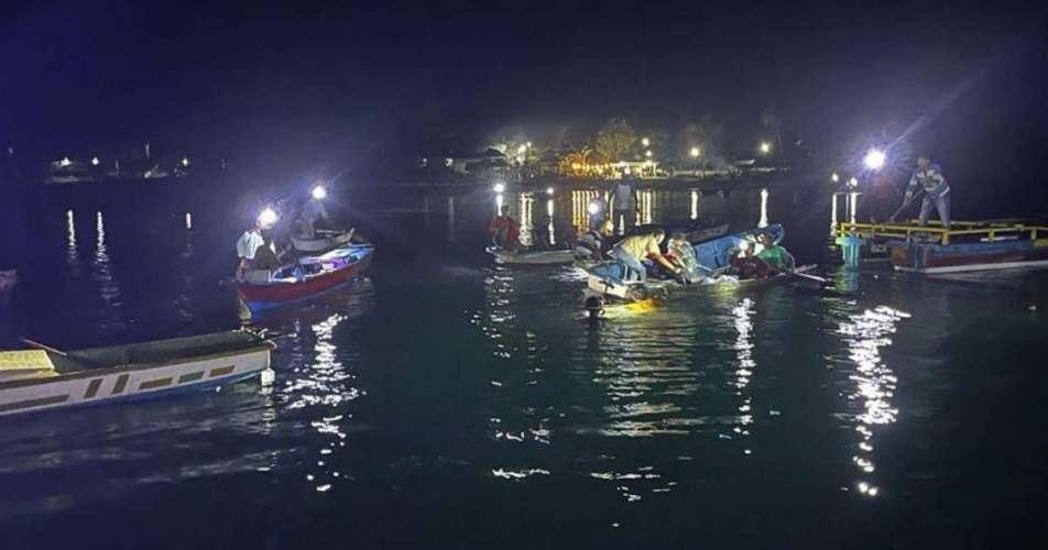 مصرع 15 شخصاً وفقدان 19 آخرين جراء غرق قارب قبالة سواحل إندونيسيا
