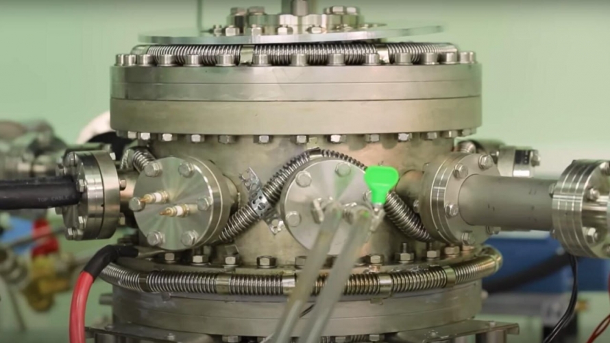 علماء روس يبتكرون بطارية تعمل لمدة 80 عاماً بشحنة واحدة
