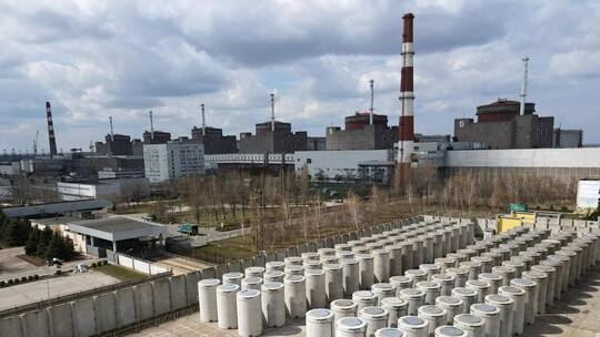الدفاعات الروسية تمنع مسيرة أوكرانية من استهداف محطات تخزين الوقود النووي في زابوروجيه