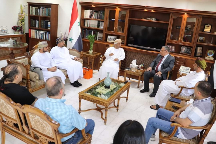 وزير الزراعة يبحث مع وفد عماني الاستثمار الزراعي وتبادل المنتجات