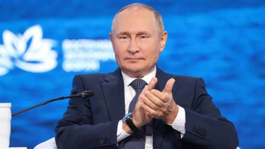 بوتين: الاقتصاد الروسي صمد أمام الضغوطات الخارجية غير المسبوقة وتعافى بالكامل