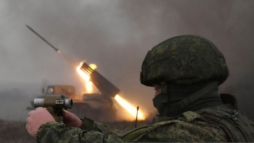 الدفاع الروسية: القضاء على أكثر من 500 جندي أوكراني وإسقاط 74 مسيرة وتدمير مستودعات أسلحة